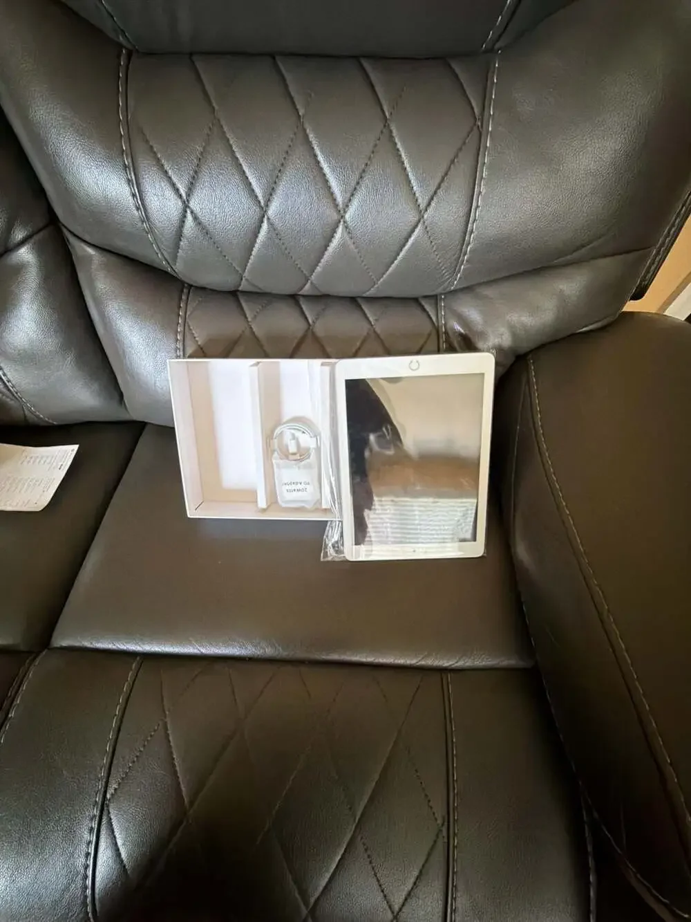 Unlocked for any carrier Apple iPad 6th Gen 32GB Silver (Refurbished)